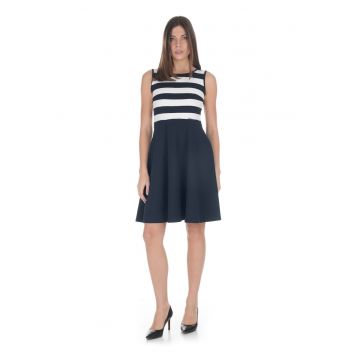 Rochie evazata cu dungi