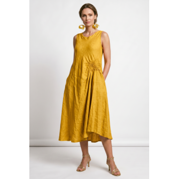 Rochie midi, asimetrica, din in, cu croiala ampla A-line si detaliu drapat, galben turmeric
