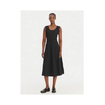 Rochie midi evazata fara maneci cu model uni -