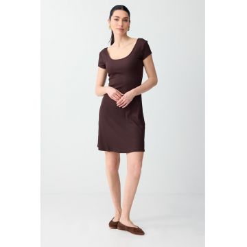 Rochie mini cu decolteu patrat - Maro pamantiu
