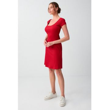 Rochie mini cu decolteu patrat - Rosu