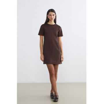 Rochie scurta din piele intoarsa ecologica cu fermoar pe partea din spate - Maro cognac