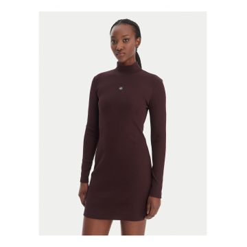 Rochie tricotata cu guler inalt -