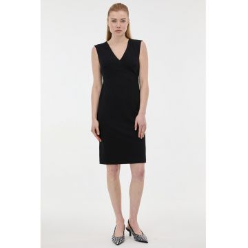 Rochie cambrata cu decolteu in V - Negru
