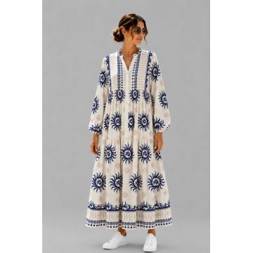 Rochie maxi din vascoza cu imprimeu solar si inspiratie boho, alb-bleumarin
