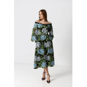 Rochie midi eleganta cu broderie florala si decolteu Bardot
