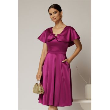 Rochie midi magenta din tafta cu decolteu barcuta si brosa