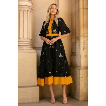 Rochie Amanda neagra din bumbac cu flori brodate