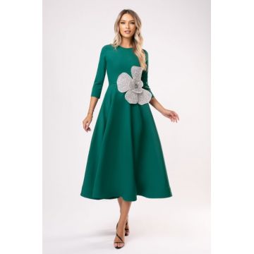 Rochie Arisa verde cu accesoriu tip floare