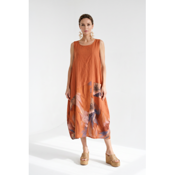 Rochie caramizie din in si vascoza cu croi balon si imprimeu floral acuarela