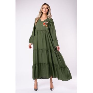 Rochie kaki din vascoza marime mare accesorizata cu broderie