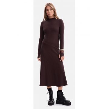 Rochie midi - B299 neagra cu dungi - top mulat - evazat la baza - maneci lungi cu orificii pentru degete - top cu guler inalt - fara inchizatoare - Ciocolata