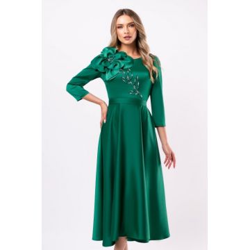 Rochie verde eleganta accesorizata cu o floare 3D