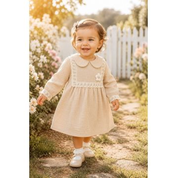 Rochita fetite din muselina bej - cu guler rotund - dantela si floare decorativa