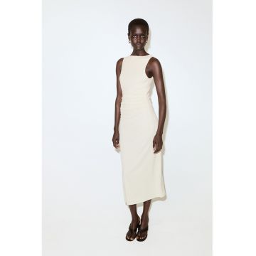 Rochie cambrata cu pliuri laterale - Crem