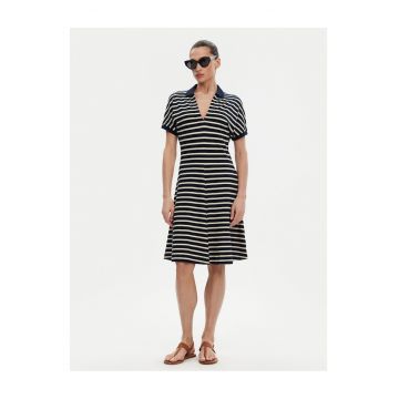 Rochie casual  bleumarin - 2 caracteristici reprezentative