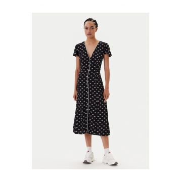 Rochie de zi  negru - 2 caracteristici reprezentative