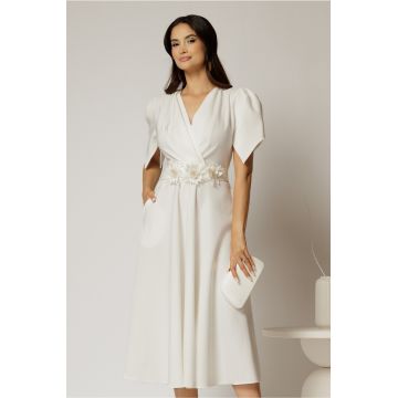 Rochie midi alba de ocazie cu pliuri pe bust si cordon detasabi cu flori