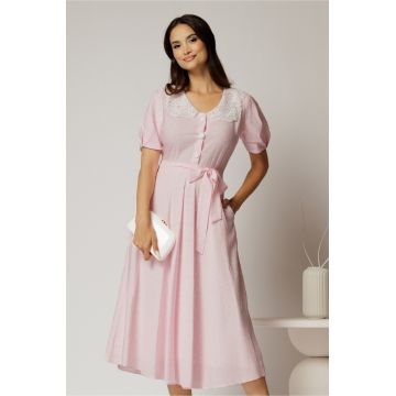 Rochie midi roz cu buline de zi si guler brodat