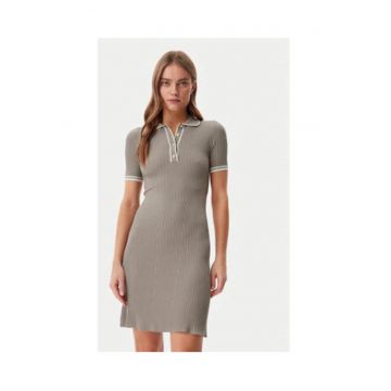 Rochie tricotata cu croiala cambrata
