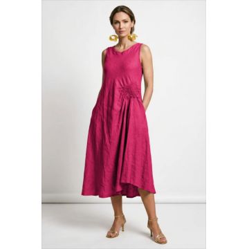 Rochie midi, asimetrica, din in, cu croiala ampla A-line si detaliu drapat, fucsia