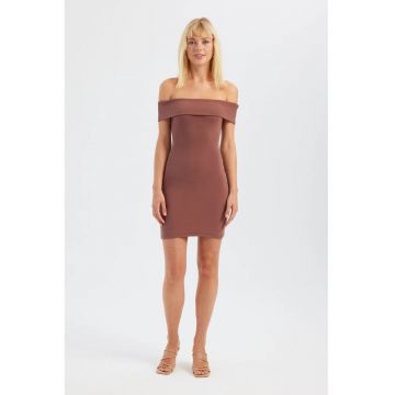 Rochie mini -  mulata - umeri goi - maro - textil