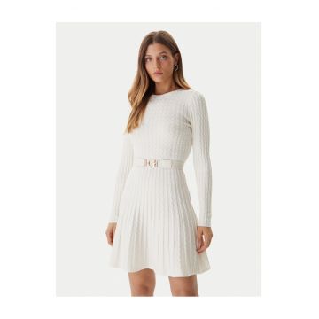 Rochie tricotata de dama  ecru - 2 caracteristici reprezentative -