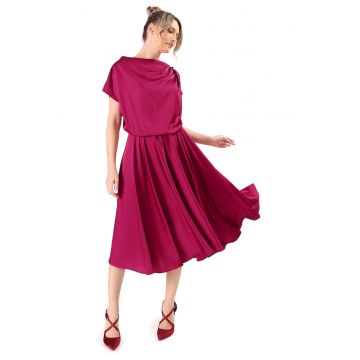 Rochie midi din satin elastic cu decolteu barcuta - Rosu zmeuriu