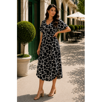 Rochie midi marime mare imprimata alb-bej si croiala lejera