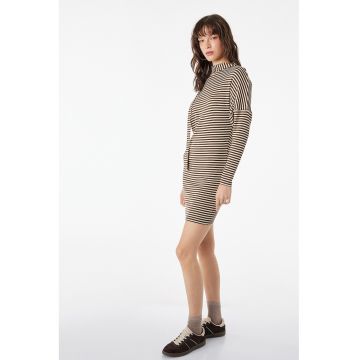 Rochie-pulover scurta cu dungi - Maro inchis/Bej sampanie