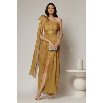 Rochie de seara galben mustar din voal peliculizat cu accesoriu pe umar
