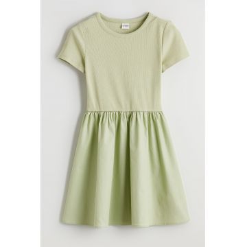 Rochie evazata cu maneci scurte - Verde deschis