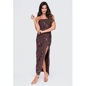 Rochie maxi eleganta cu decolteu patrat si aplicatii florale - rochie dama LA-OM-DLR430 - Maro