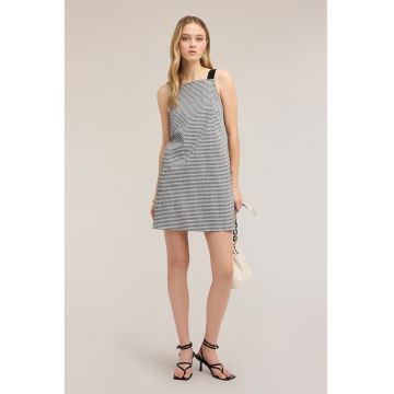 Rochie cu croiala in A si model gingham - Alb/Negru
