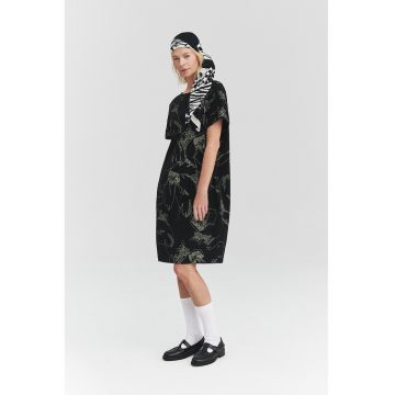 Rochie lejera cu decolteu barcuta - Negru