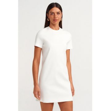 Rochie mini  tip shift - alb - tricotat - maneci scurte - cu fermoar