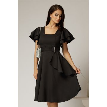 Rochie scurta neagra cu maneci scurte evazate si aplicatie pe talie