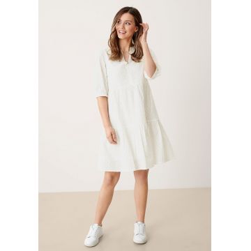 Rochie evazata cu maneci medii