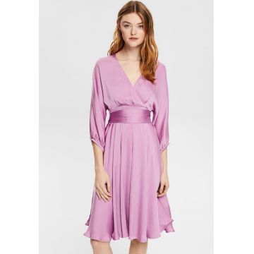 Rochie de satin cu decolteu cache-coeur