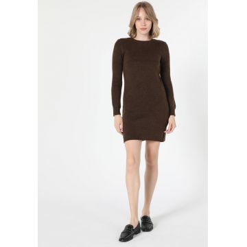 Rochie tip pulover cu decolteu la baza gatului Rochie tip pulover cu decolteu la baza gatului