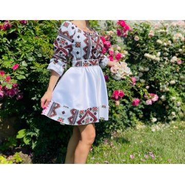 Rochie Traditionala stilizata cu Laura 13