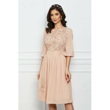 Rochie LaDonna bej cu broderie la bust