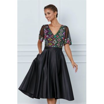 Rochie Moze neagra cu broderie traditionala la bust