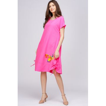 Rochie A line din in mercerizat, fucsia, cu sireturi laterale si imprimeu fluture stilizat