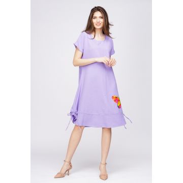 Rochie A line din in mercerizat, lila, cu sireturi laterale si imprimeu fluture stilizat