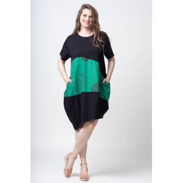 Rochie lalea asimetrica cu bust negru si imprimeu grafic pe fond verde