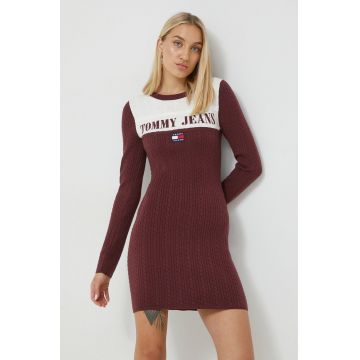 Tommy Jeans rochie culoarea bordo, mini, mulata