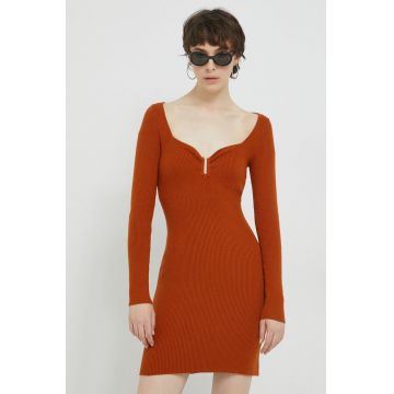 Abercrombie & Fitch rochie culoarea maro, mini, mulata