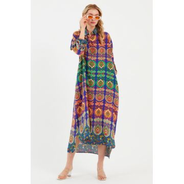 Rochie camasa oversize cu imprimeu multicolor pe fond mov, din vascoza