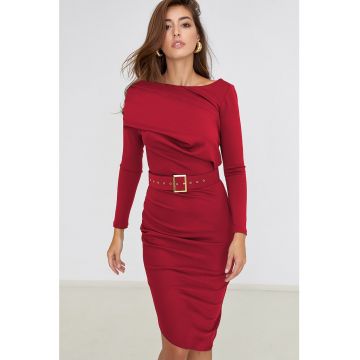 Rochie midi cu o curea asortata